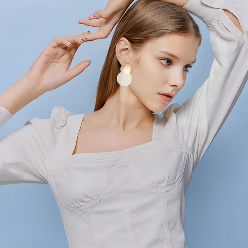🆕️ Minimalist Circle Design Earrings - Picture 2 of 5
